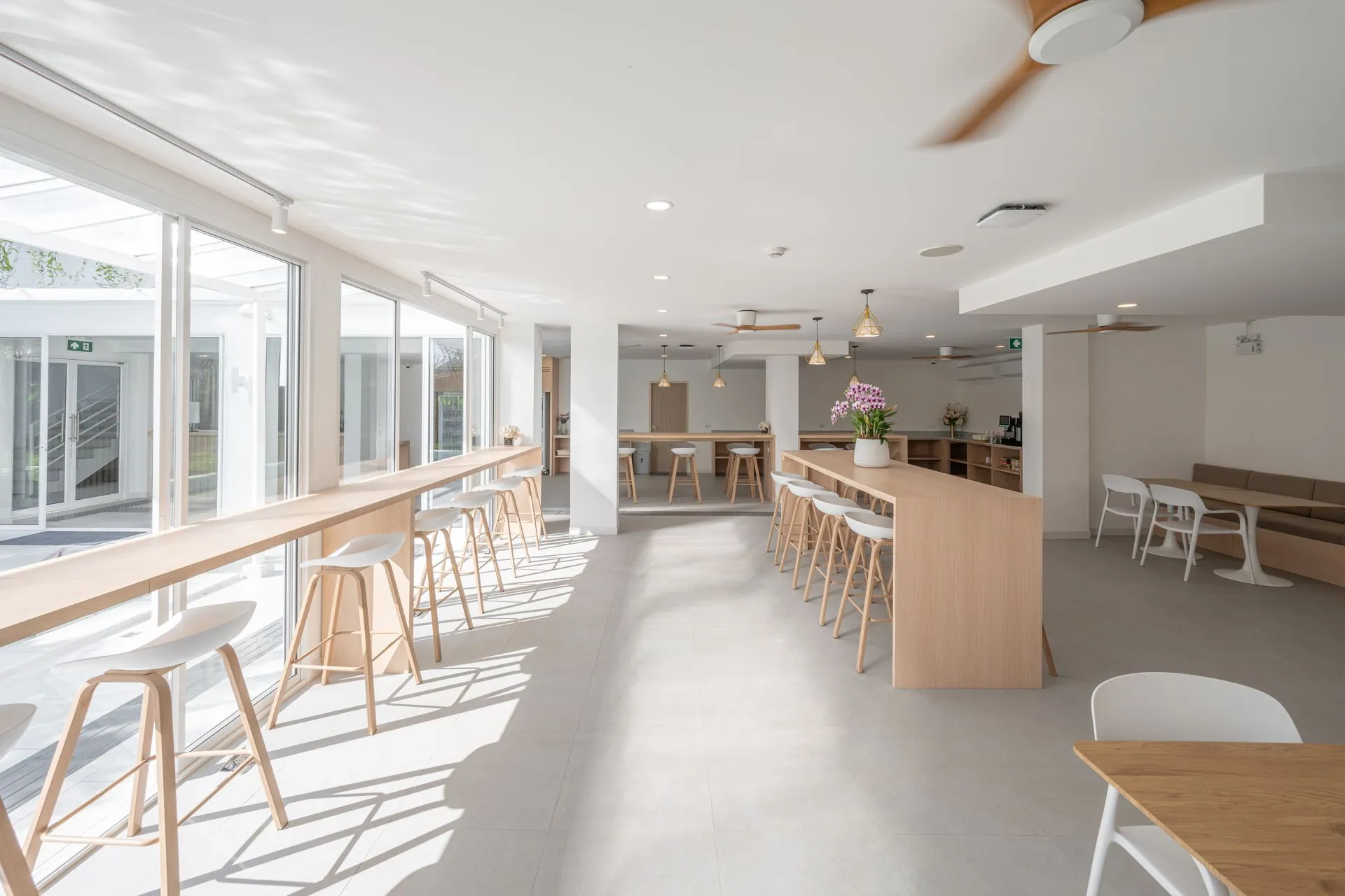 LIS Hotel Coworking Area